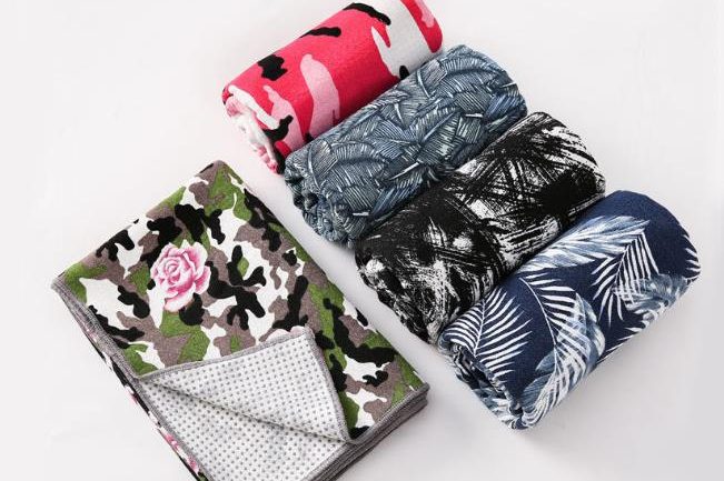 Printed yoga towel (1)