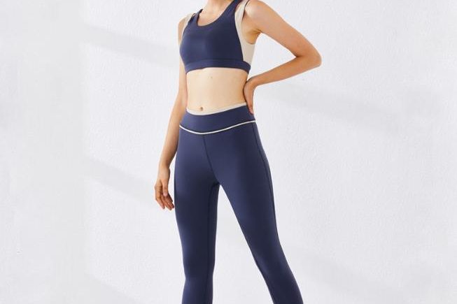 Tight-fitting and breathable yoga clothing (1)